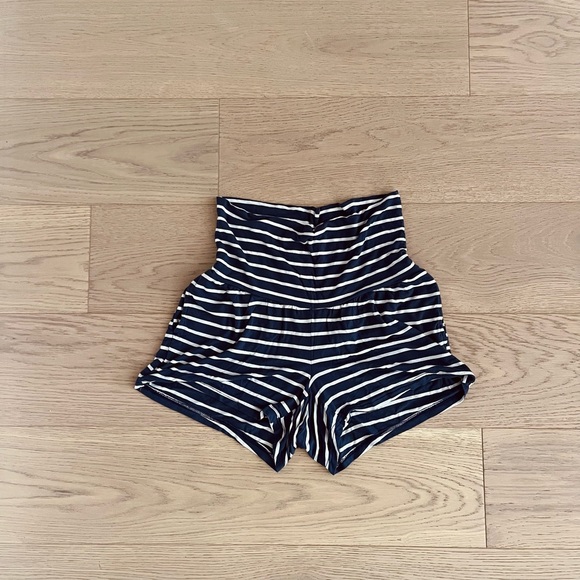 Maternity Rollover-Waist Ultra-Soft Sunday Sleep Shorts -- 3.75-inch inseam - Picture 6 of 11